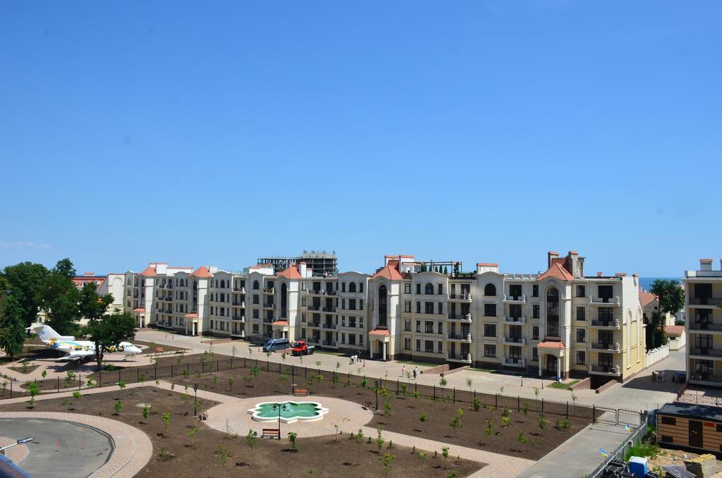 Аркадия Студия С Балконом Частичный Вид Моря Первая Линия От Моря Odesa Exterior foto